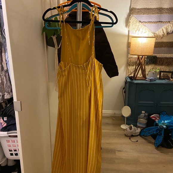 Yellow striped jumpsuit - Picture 2 of 2